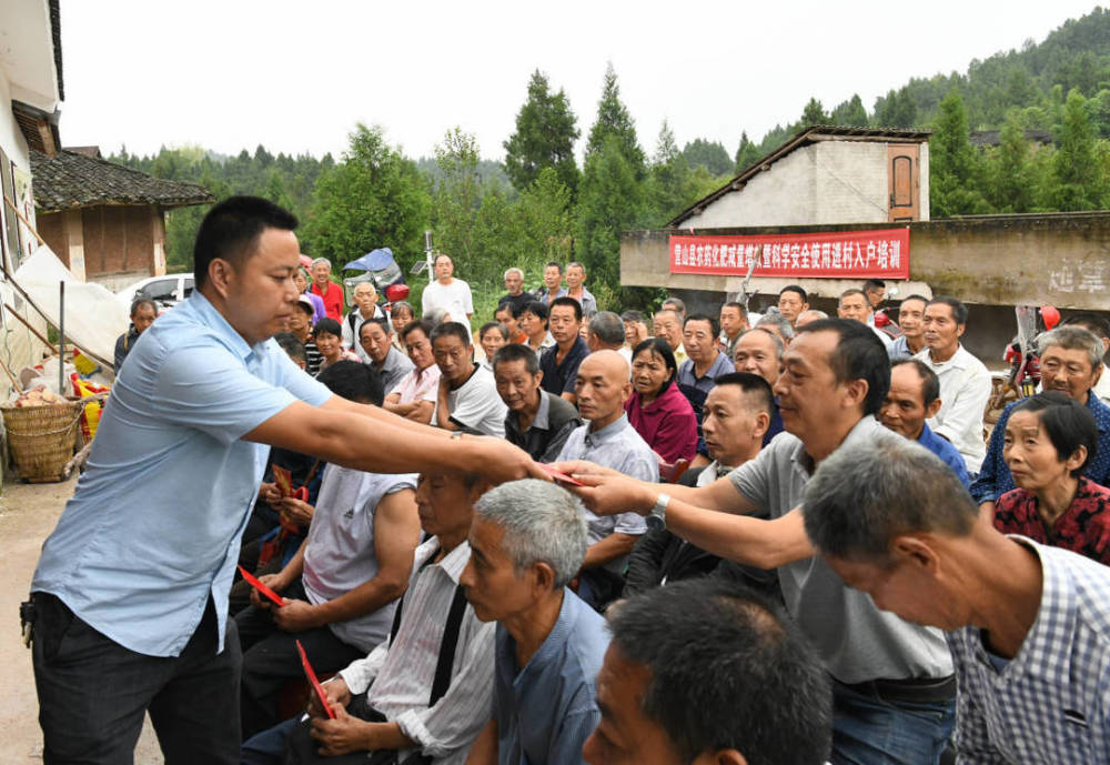 李坝村委会交通升级，提升村民出行体验，助力区域交通发展