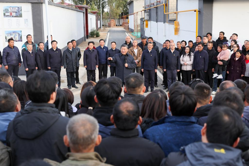 黎庄村民委员会，乡村道路升级与交通状况改善纪实报道