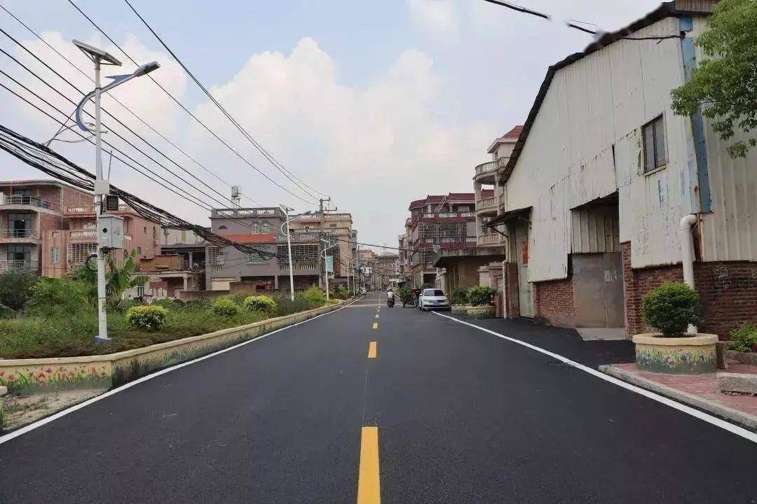 管厝乡交通新动态，道路改造升级助推乡村经济发展