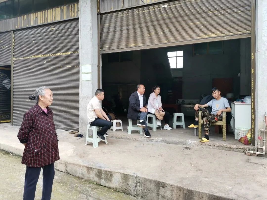 友坝村领导引领乡村振兴新篇章