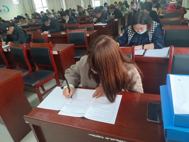 和静县初中新任领导引领未来，共筑教育新篇章